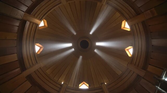 Light beams moving through a hamam dome