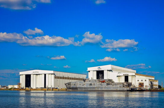 USNS Apalachicola (EPF 13) outside Austal USA shipbuilding facility in Mobile, Alabama