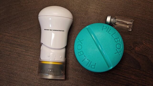 PATIENT SELF ADMINISTRATION autoinjector concept for automatic needle insertion and controlled medicine delivery