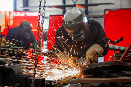 Grinding in heavy machine shop