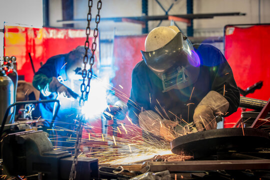 Grinding in heavy machine shop