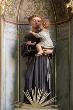 Saint Anthony with the baby Jesus, statue on the altar of Saint Anthony of Padua in the parish church of the Sacred Heart of Jesus in Velika Pisanica, Croatia