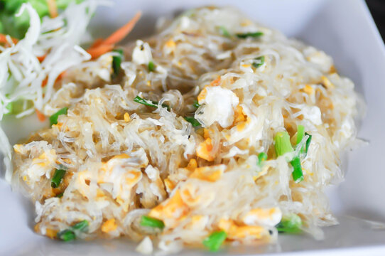 stir fried noodles or stir fried vermicelli or Cellophane noodles or Stir fried glass noodles with egg and vegetable