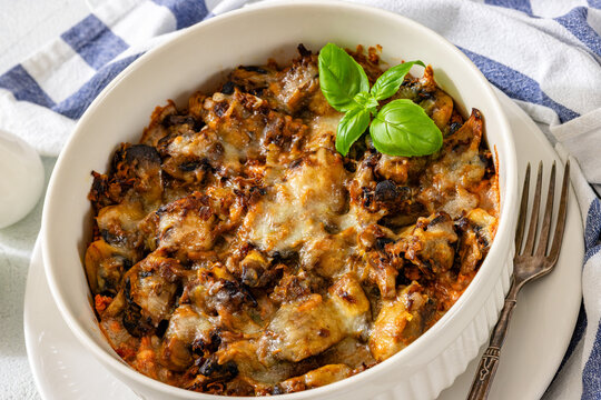Queso fundido con carne casserole with ground meat