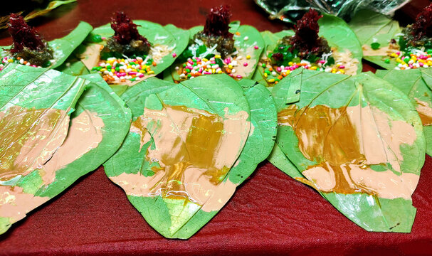 Freshly Prepared Paan Leaves with Colorful Toppings