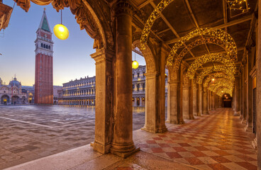 Venice, Italy in the early morning 549 © Richard Kovacs photo