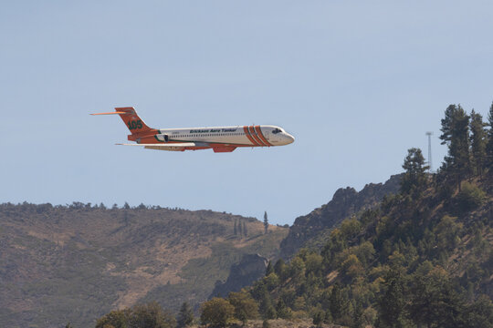 MILFORD CALIFORNIA SEPTEMBER 24, 2026 An Erickson Aero Tanker MD-87 on final approach to drop retardant on the Grade Fire.