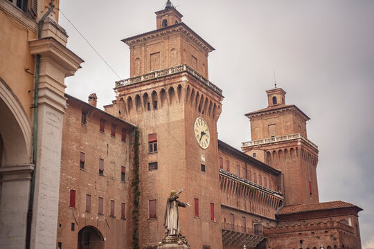 Ferrara's castle in Italy 4