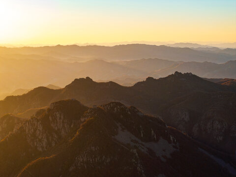 The Great Wall in the evening, the Great Wall and the beautiful sunset glow