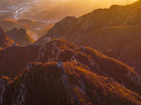The Great Wall in the evening, the Great Wall and the beautiful sunset glow