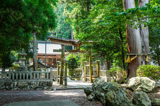 いそ部神社の風景　兵庫県丹波市