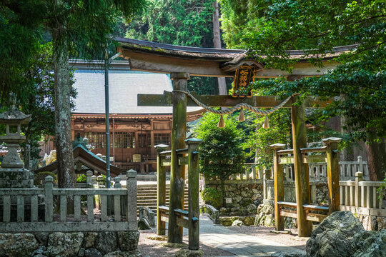 いそ部神社の風景　兵庫県丹波市