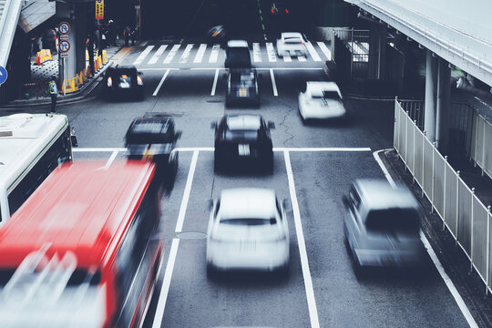 都市の道路　スローシャッター