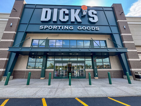 Dick&rsquo;s Sporting Goods retail storefront exterior with company signage and entrance