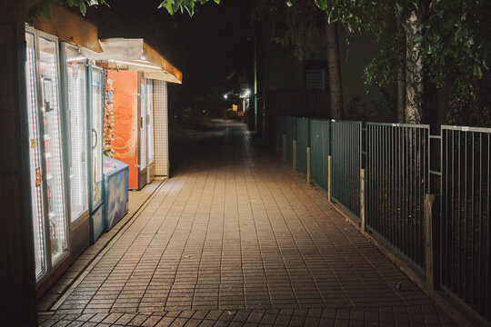 In front of the shop on the street, night scene
