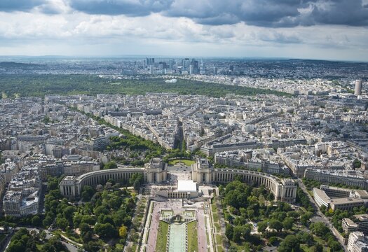 Cityscape, view from the Eiffel Tower over the Seine and the Jardin de Trocadero, Place du Trocad&eacute;ro et du 11 Novembre, La Defense district behind, &Icirc;le-de-France, France
