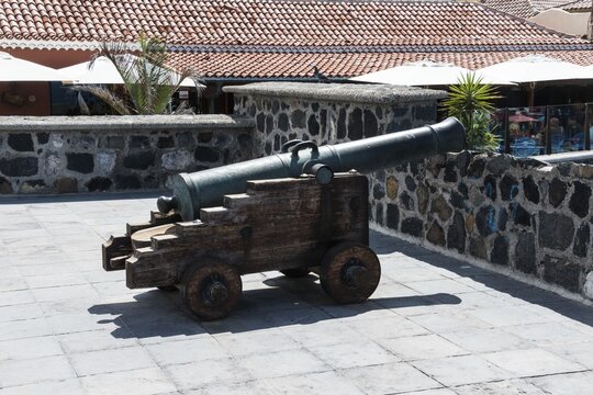 Cannon, Puerto de la Cruz, Tenerife, Canary Islands, Spain