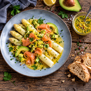 White asparagus with salmon