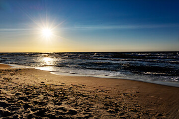 Piękny wieczór.Zachód słońca na plaży Dziwnowie. © Oktawian