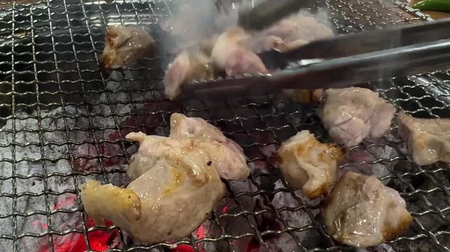 한국식 바베큐 숯불 돼지고기
