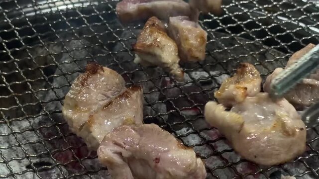 한국식 바베큐 숯불 돼지고기