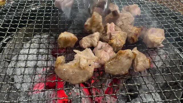 한국식 바베큐 숯불 돼지고기