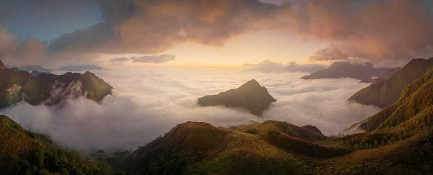 Dramatic Mountain Panorama Above a Sea of Mist at Sunrise