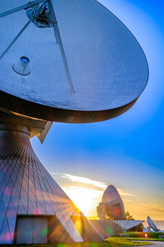 Radio telescope of a satellite earth station