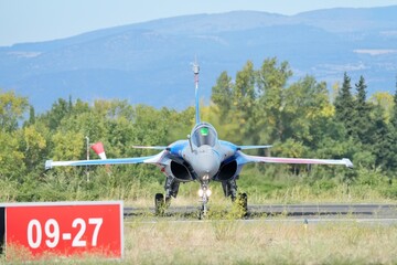 Fototapeta premium Rafale Solo Display 2026 roulage vue face