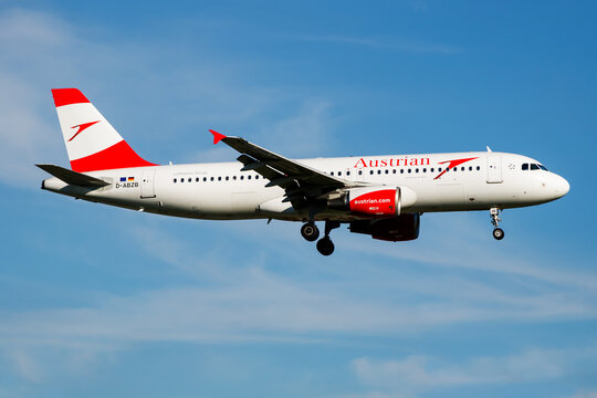 Austrian Airlines Airbus A320 (D-ABZB) landing at Hamburg Airport on July 6, 2017 in Hamburg, Germany