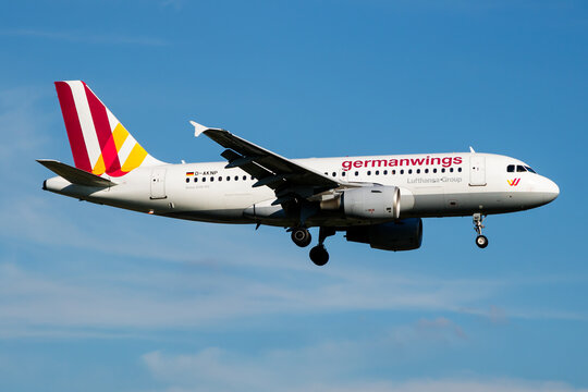 Germanwings Airbus A319 (D-AKNP) landing at Hamburg Airport on July 6, 2017 in Hamburg, Germany