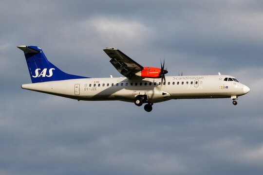 Scandinavian Airlines ATR 72 (OY-JZE) landing at Hamburg Airport on July 5, 2017 in Hamburg, Germany