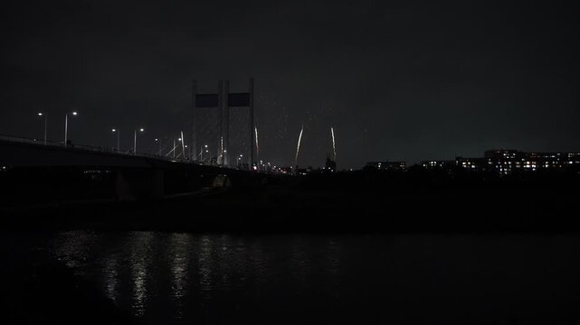 是政橋からのぞむ東京競馬場花火2026
