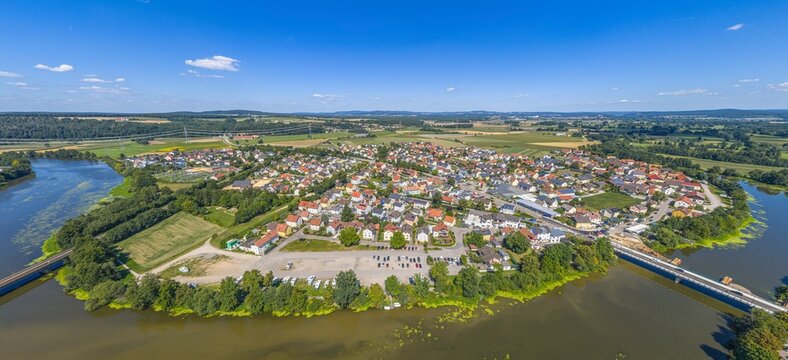 Die oberpf&auml;lzer Kreisstadt Schwandorf an der Naab aus der Vogelperspektive