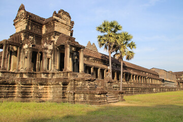 Obraz premium ruined khmer hindu and buddhist temple (angkor vat) in angkor in siem reap in cambodia 