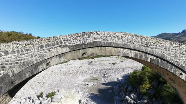 Albanien, Mesi bridge. Shkodra