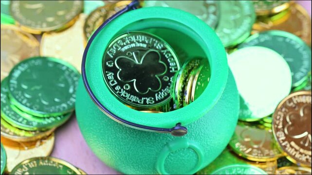 video of St. Patrick's Day decorations