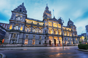 Obraz premium Glasgow City Chambers and George Square in Glasgow, Scotland