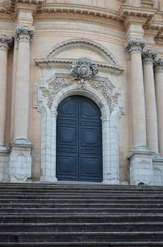 majestic fa&ccedil;ade of the Cathedral of San Giorgio in Ragusa Ibla