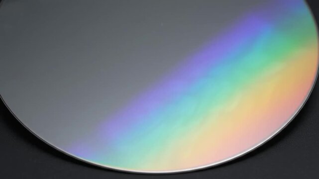 Silicon Wafer Rainbow Reflection (Semiconductor Substrate, Monocrystalline Silicon)