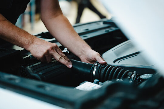 Servicing Car Air Intake