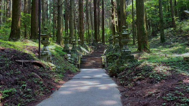 上色見熊野座神社の参道
