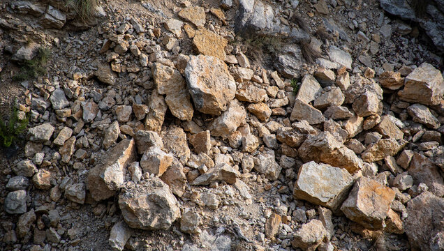 Rocas desprendimiento de piedras.