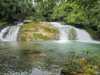 Gran rio con cascadas en montañas de Panama © crist.cort