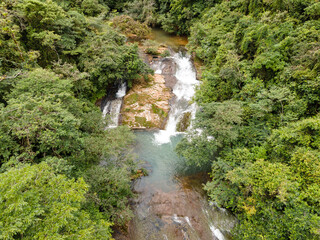 Gran rio con cascadas en montañas de Panama © crist.cort