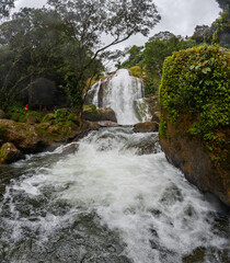 Gran rio con cascadas en montañas de Panama © crist.cort