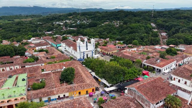 Pueblo colonial de Suchitoto, en El Salvador, Centroam&eacute;rica