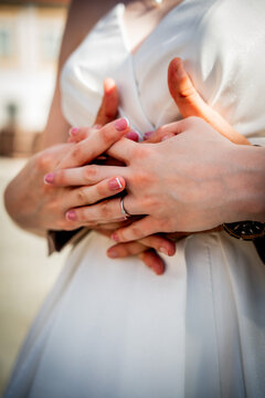 Closeup photo of holding hands