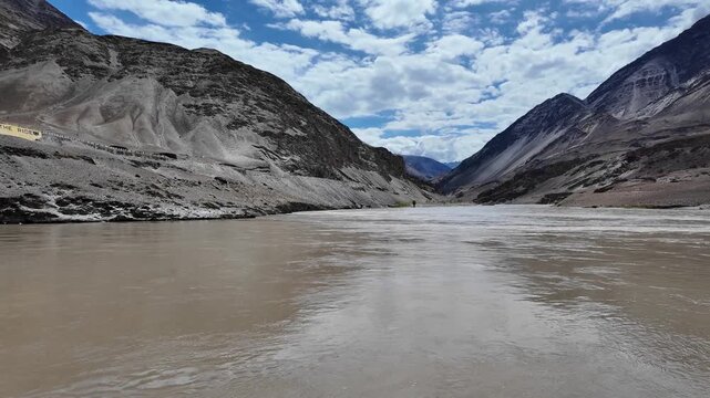 zanskar river in ladakh