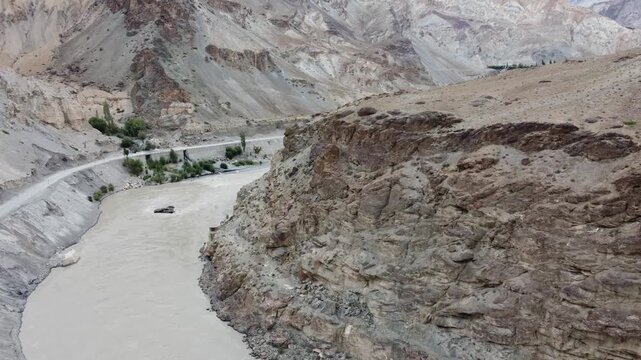 zanskar river in ladakh